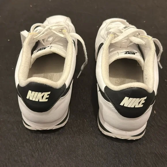 Nike Cortez Black and White leather. Men's 8; Women's 9.5. EUC - Picture 6 of 10